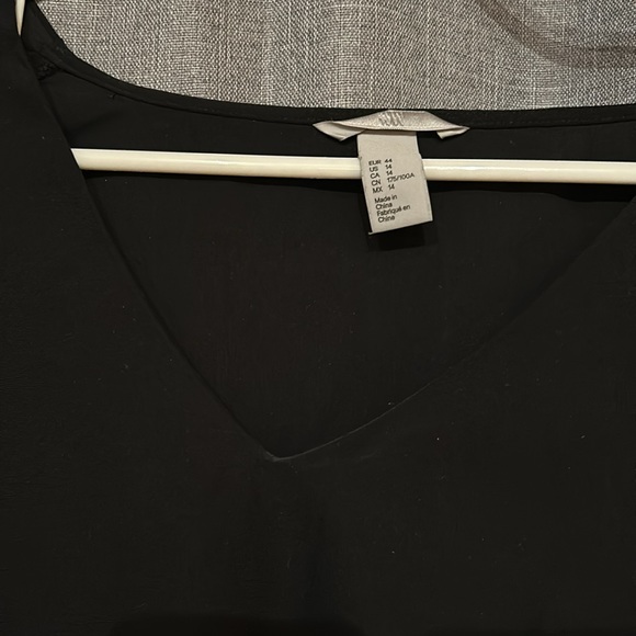 3/4 flutter sleeve top from H&M - Picture 4 of 6